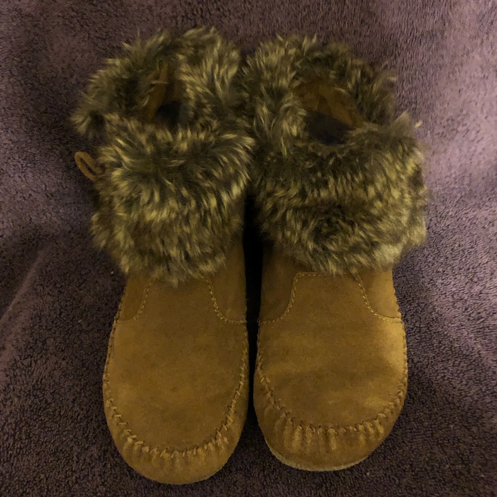 Minnetonka Women’s Sz 6 Moccasin Ankle Boots Brown Suede Faux Fur Trim